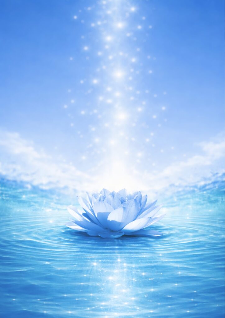 静かな水面に咲く蓮の花と、内側から外へ広がるやわらかな光のイメージ